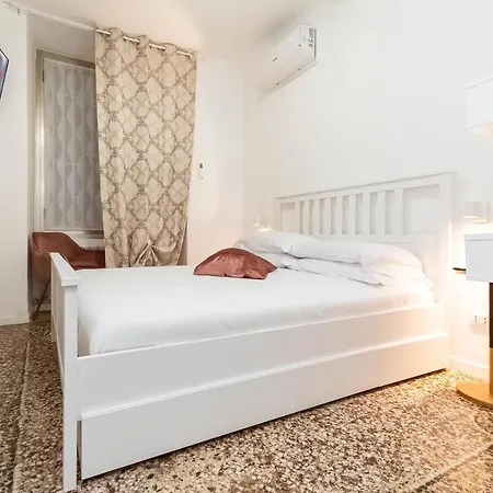 Pensjonat Cattedrale Di San Lorenzo 3*